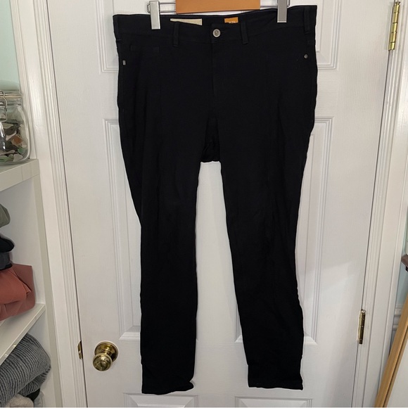 Anthropologie Pilcro like new Serif fit, midrise black pants size 32 - Picture 1 of 6